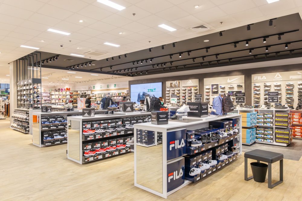 Oferta butów sportowych w sklepie Deichmann w M1 Marki