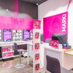 Wnętrze salon T-Mobile w M1 Marki