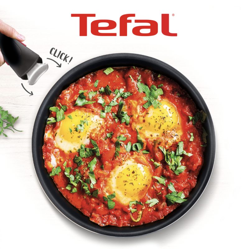 Na zdjęciu patelnia Tefal Ingenio Generous 24 cm z charakterystycznym systemem odpinanej rączki.