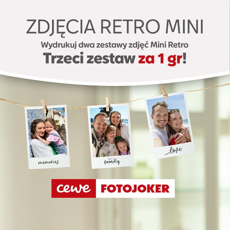 trzy małe wydrukowane zdjęcia wiszące na sznurku_grafika promocyjna cewe FOTOJOKER